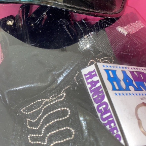 Police Costume - Picture 7 of 7